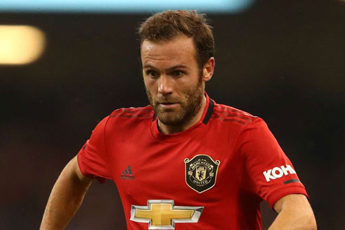 Mata thừa nhận vẫn còn cảm giác 'lạ lẫm' khi thi đấu cho MU