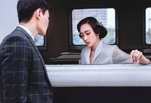 Ngay trong đêm tân hôn, anh thậm chí không thể ngừng đau khổ vì người yêu cũ? (Ảnh minh họa) Ngay trong đêm tân hôn, anh thậm chí không thể ngừng đau khổ vì người yêu cũ? (Ảnh minh họa)