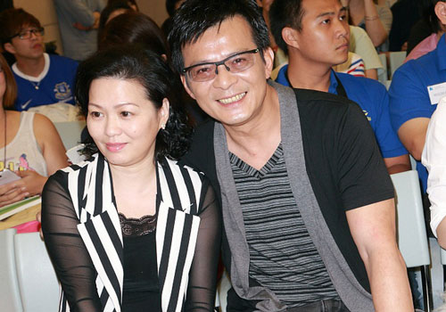 Kiều Phong "Thiên long bát bộ": 7 năm ròng rã chạy chữa ung thư cho vợ gây xúc động