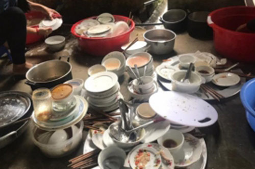 Về ra mắt nhà người yêu phải rửa 5 mâm bát một mình, cô gái phản đòn cực gắt làm bạn trai "đứng hình"