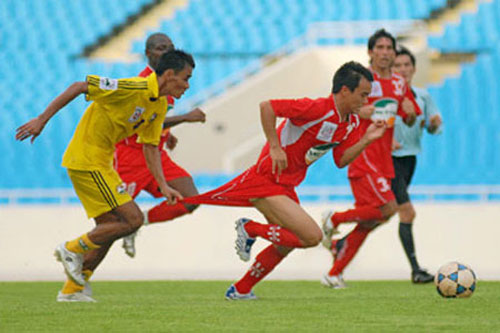 'Cười tỉnh cả ngủ' trước những pha đỡ bóng bá đạo