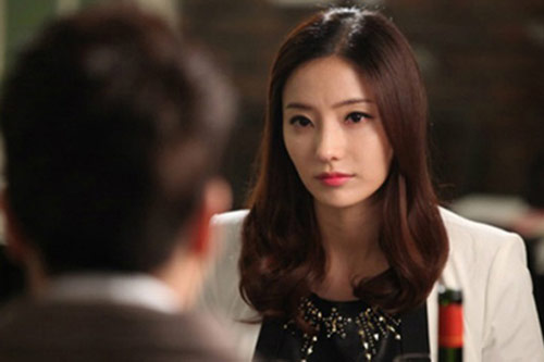 Đau lòng vì người yêu cũ thản nhiên nhắn tin xin chồng một đứa con