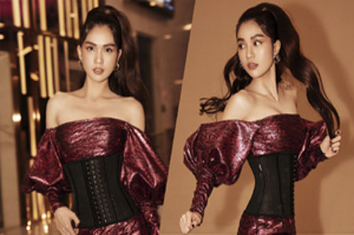 Ngọc Trinh mặc corset đi tiệc