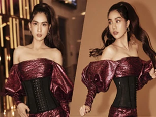 Ngọc Trinh mặc corset đi tiệc