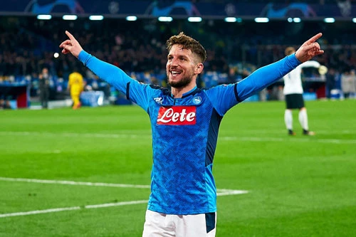 8. Dries Mertens (Napoli, bến đỗ tiềm năng: Inter Milan, Chelsea, Newcastle).