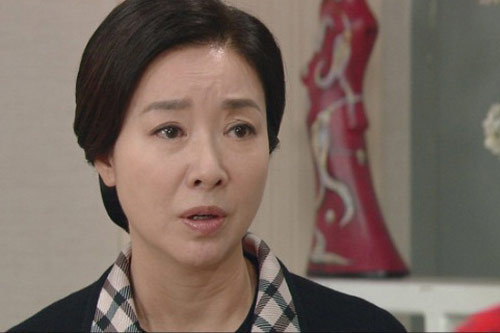 Sự thật đằng sau thái độ tốt của mẹ chồng sau khi con dâu bỏ về nhà mẹ đẻ