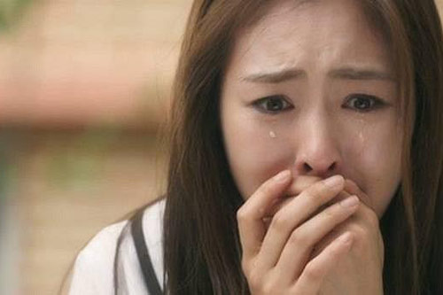 Tôi tức tưởi hủy hôn trong ngày cưới khi nghe chị make-up tiết lộ bí mật "kinh hoàng" về anh