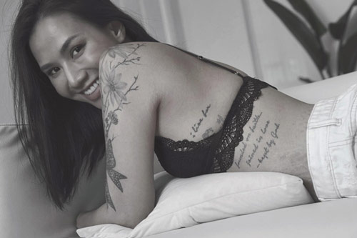 Hot mom Quỳnh Trâm rạn da khắp cơ thể