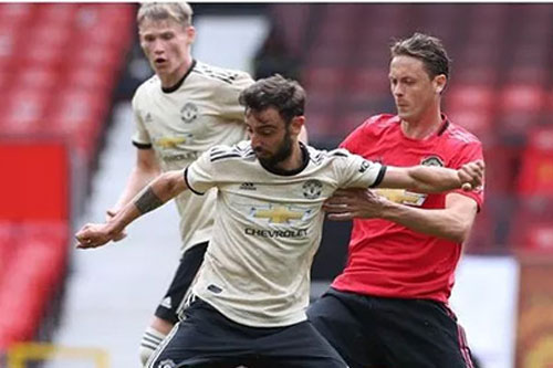 Bruno Fernandes lại "đá đểu" Matic sau trận hòa "điên rồ" giữa các cầu thủ M.U
