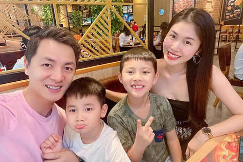 Bài học vỡ lòng về giới tính Thủy Anh dạy con