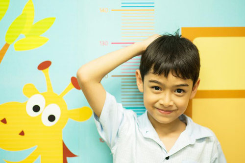 Con học lớp 1 cao nhất trong lớp, mẹ bật mí không bao giờ cho con ăn 3 món này