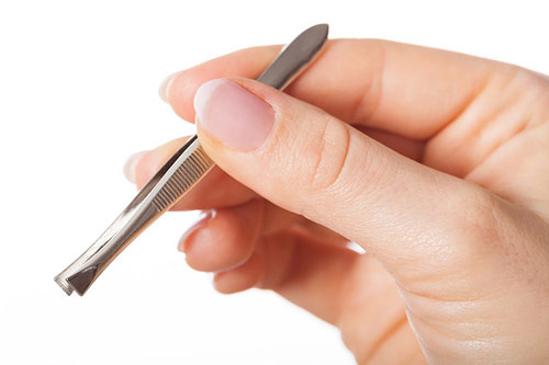 Chuyên gia cảnh báo tác hại của việc nhổ lông nách bằng nhíp, chị em nào có thói quen này cần bỏ ngay