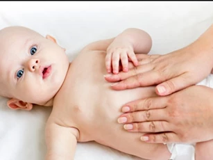 Trẻ sơ sinh bị sôi bụng có nguy hiểm không?