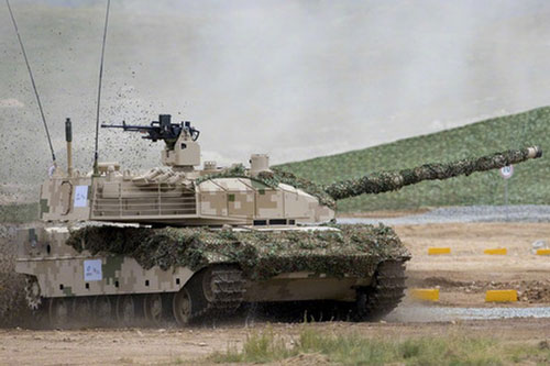 Căng thẳng với Ấn Độ, Trung Quốc đem xe tăng mới biên chế lên áp sát biên giới