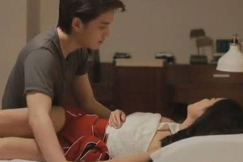 Vợ chỉn chu đi dự tiệc một mình, lúc về tôi "sốc" khi vừa cởi đồ cô ấy ra