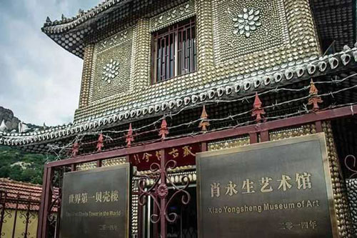 Độc đáo trước công trình được xây dựng từ hàng triệu vỏ ốc nhặt ngoài biển