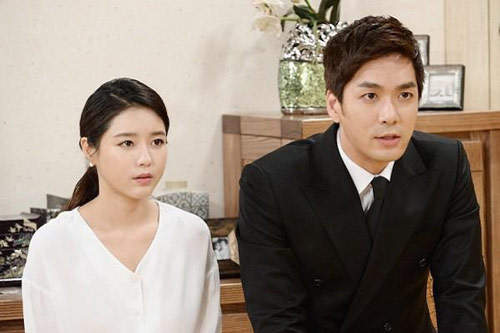 Mẹ bạn trai nói tuổi tôi với anh xung khắc không nên cưới, còn gọi điện nhờ bố mẹ khuyên tôi buông tay