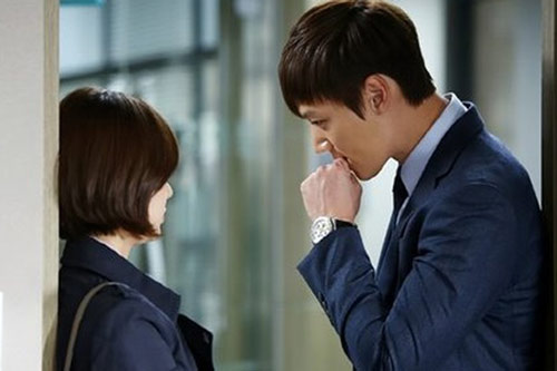 Theo tình cũ vào nhà nghỉ, tôi đau đớn vì bị "sập bẫy" của 2 người đàn bà