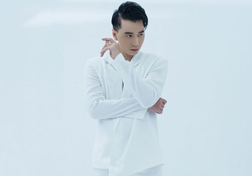 Karik tái xuất lạnh lùng