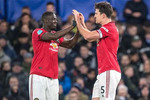 Fan M.U làm buồn lòng Maguire trong ngày Bailly có 4 năm khoác áo Quỷ đỏ