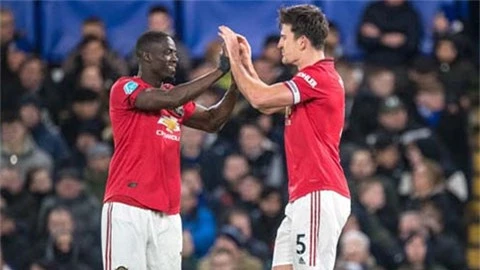 Fan M.U làm buồn lòng Maguire trong ngày Bailly có 4 năm khoác áo Quỷ đỏ