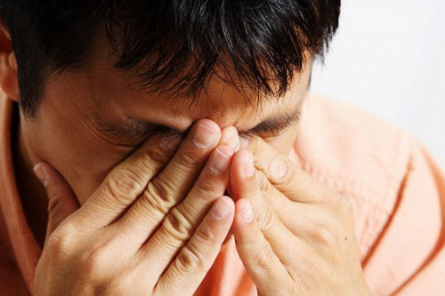 Trong khi tôi bị gãy chân đau đớn kêu cứu thì bạn gái "tung cước" vào người đã va chạm giao thông nhưng kết quả lại ngoài dự tính