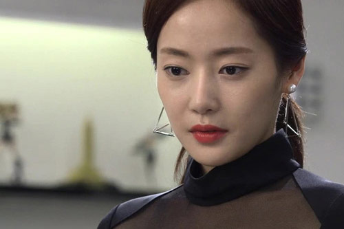 Làm cùng công ty, chồng vẫn giấu vợ ngoại tình với đồng nghiệp suốt 3 năm