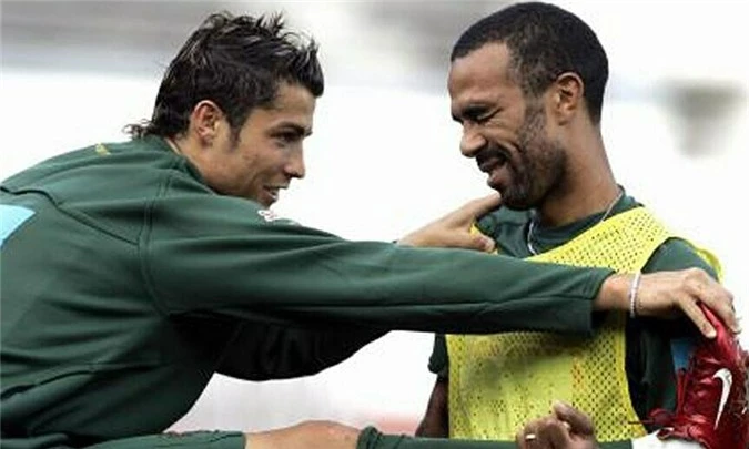Costinha và Ronaldo trong màu áo ĐT Bồ Đào Nha