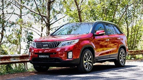 Kia Sorento giảm giá trăm triệu, đe Hyundai Tucson, Honda CR-V, Mazda CX-5