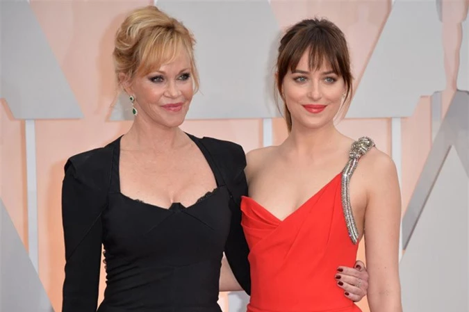 Melanie Griffith và con gái cả Dakota Johnson.