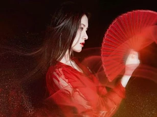 Những khoảnh khắc đẹp kinh diễm khi khoe vũ đạo của các mỹ nhân Hoa Ngữ
