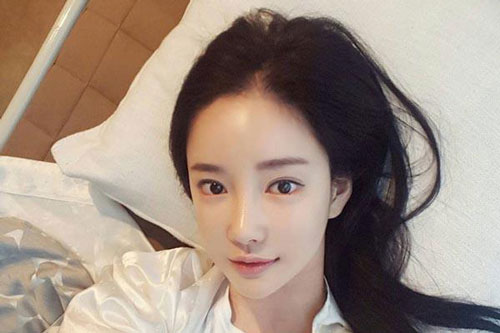 Học gái Hàn 2 bước này để cả đời không sợ mụn đầu đen mà da còn trắng mịn như đi spa