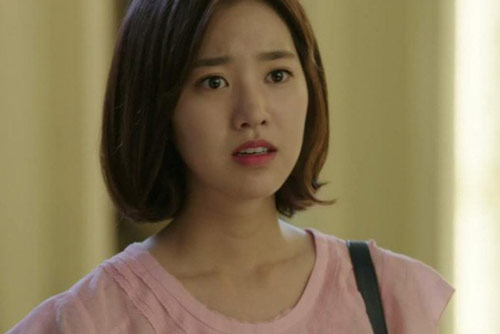 Bắt gặp chồng đưa bồ đi siêu thị, vợ bầu nhanh trí làm ngay một việc khiến chồng một phen "tím mặt"