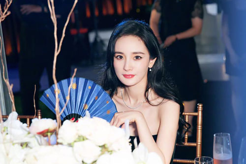 Những mỹ nhân Hoa Ngữ sở hữu vai trần quyến rũ nhất: Gọi tên Dương Mịch, Địch Lệ Nhiệt Ba