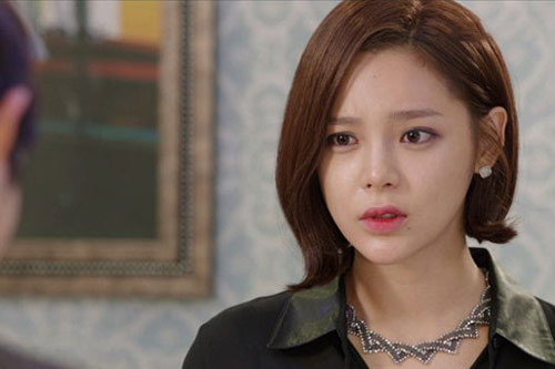 Phát hiện ra bạn thân có thai với chồng sắp cưới, tôi mừng "rơi nước mắt"