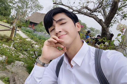 Bình An đăng tâm thư trên Facebook nói về việc bị chê diễn đơ, nhạt nhòa