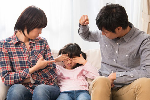 Chuyên gia khuyên bạn: Bực đến mấy cha mẹ cũng không nên mắng con vào thời điểm này