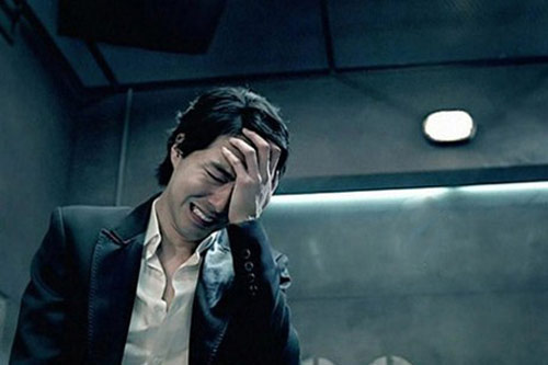 Chồng bị vô sinh, vợ mang bầu với ai?