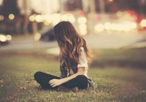 Tin nhắn với cô gái lạ trong điện thoại của bạn trai khiến tôi rối trí