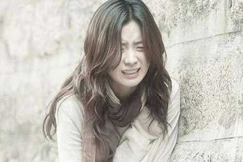 Ép tôi phá thai xong rồi, anh hí hửng khoe với cô bồ già hơn chục tuổi