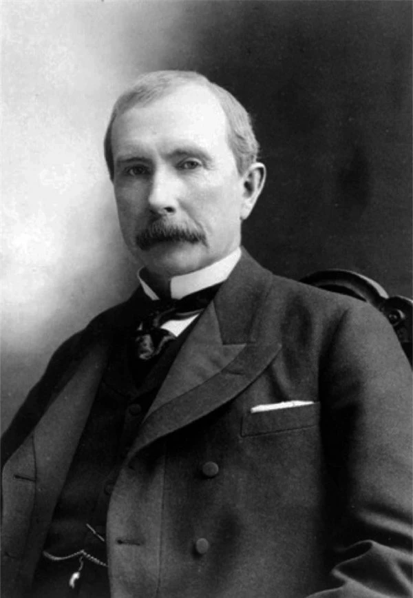 John D. Rockefeller là ông trùm dầu mỏ với số tài sản tương đương 2% sản lượng kinh tế Mỹ thời đó.
