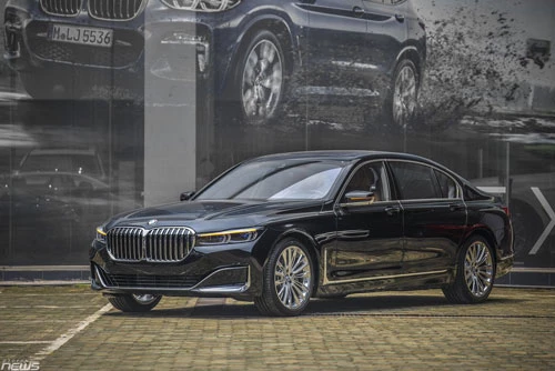 BMW 740Li Pure Excellence 2020. Ảnh: OtoFun.