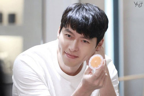 Top 10 nam diễn viên điển trai nhất xứ Hàn: Hyun Bin lọt top đầy xuất sắc, Song Joong Ki mất hút khiến fan bất bình