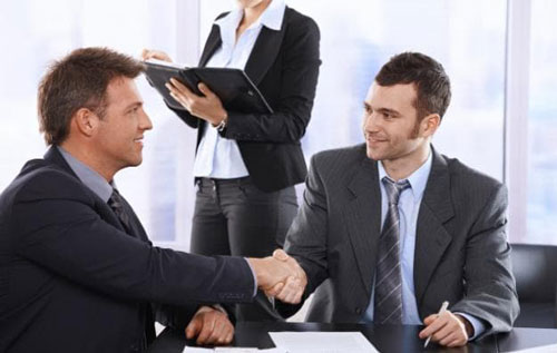 7 điều không nên trong giao tiếp nơi công sở, nếu không muốn 'mãi không ngóc đầu lên được'