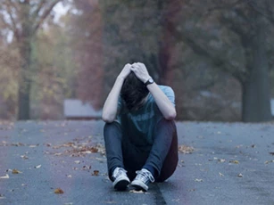 Tôi chẳng có bạn bè gì nên cũng ngại làm quen với con gái
