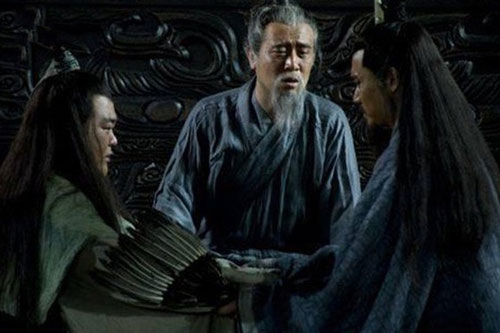 Trước khi chết, Lưu Bị đã nhìn thấu dã tâm của Gia Cát Lượng bằng khổ nhục kế này