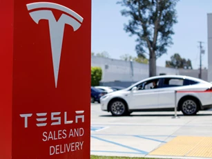 Tesla sắp trở thành nhà sản xuất ô tô có giá trị lớn nhất thế giới