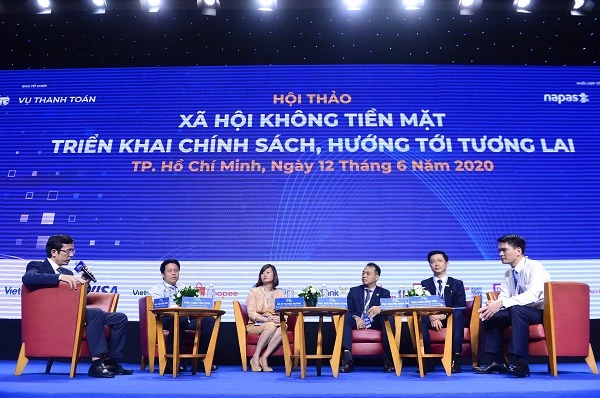 Hội thảo Xã hội không tiền mặt diễn ra trong khuôn khổ Ngày không tiền mặt khai mạc vào 12/6/2020.