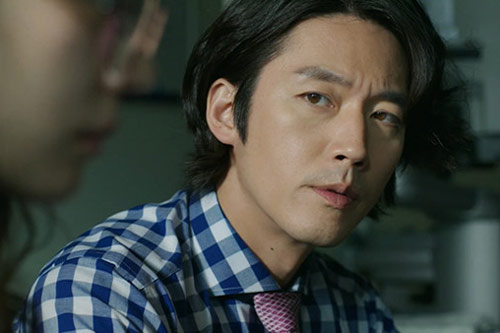 Tôi "chết lặng" khi nhìn thấý thứ này trong túi xách của vợ