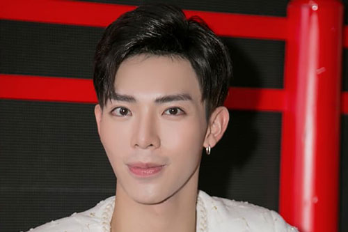 Erik: 'Tôi với chị Hoà Minzy và anh Đức Phúc không dựa dẫm mà chỉ hỗ trợ nhau'